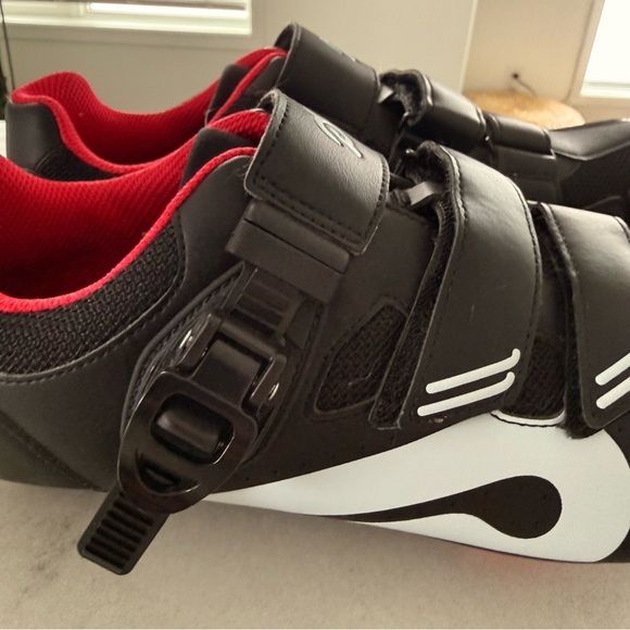 Peloton Cycling Shoes - Picture 4 of 10